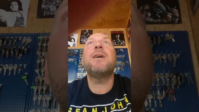 Красивые глаза . Хит сезона . смотреть онлайн