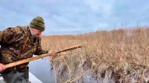 Рыбалка на Севере. Новая снасть. Поставил и на утро проверяю фитиль и сеть.