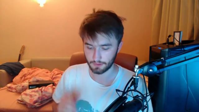 Юзя улетает на E3