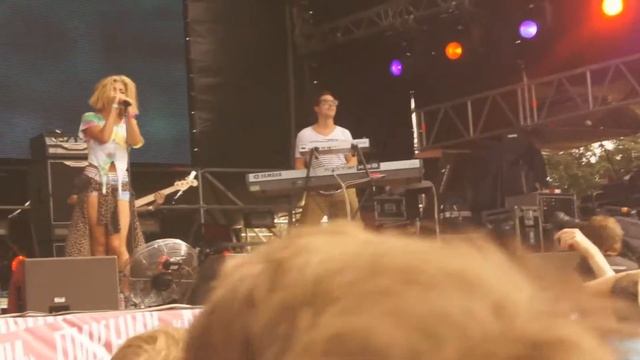 Marina & The Diamonds - "Hollywood" [LIVE Пикник "Афиши" 2011] смотреть онлайн
