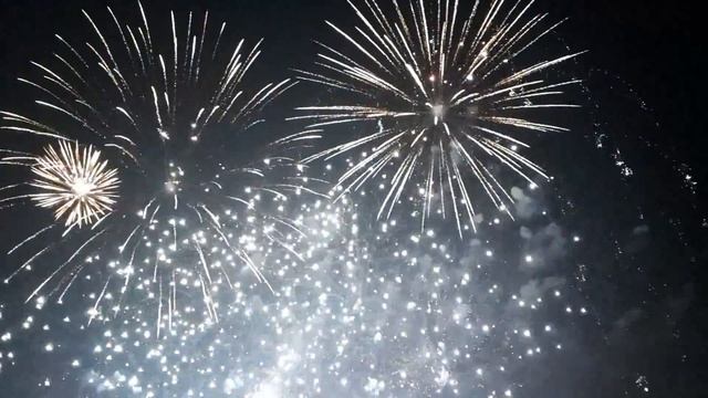 Международный фестиваль фейерверков. Франция смотреть онлайн