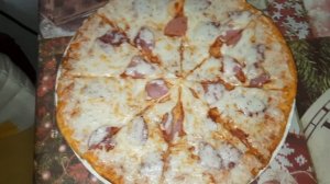 А что покушать?🤔 #1 Пробуем пиццу из Ермолино!😋 Мясная,Студенческая и Курица с песто.