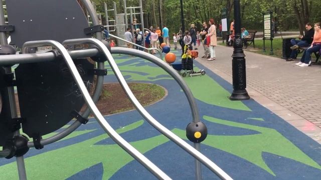 Парк ВДНХ с нами Лева , Влад и Рита !!! смотреть онлайн