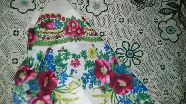 Платок женский с цветами Shawl women with flowers смотреть онлайн