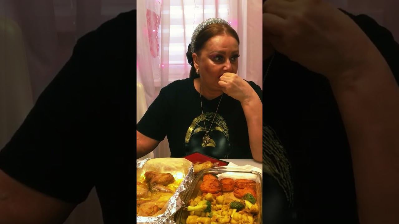 Всех мамочек с Днём Матери #еда #вкусно #рецепт #мукбангроссия смотреть онлайн