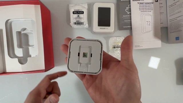 Honeywell Home T9 WiFi Smart Thermostat with 1 Smart Room Sensor Review смотреть онлайн