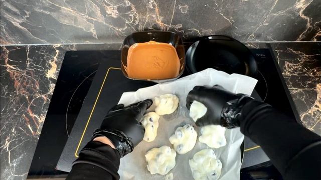 ВСЕГО 3 ИНГРИДИЕНТА. Простой и быстрый рецепт десерта с шоколадом и ягодами.