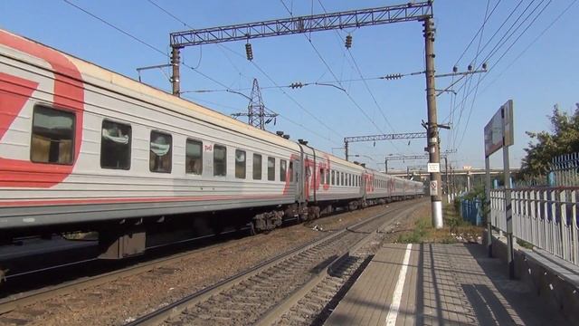 Электровоз ЭП1М-765 с поездом №551 Анапа — Санкт-Петербург смотреть онлайн