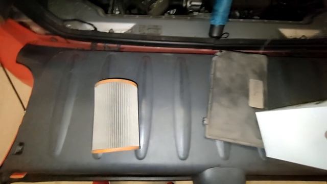 SOSTITUIRE IL FILTRO DELL'ARIA MOTORE SMART FORTWO PRIMA SERIE MOD 450 смотреть онлайн