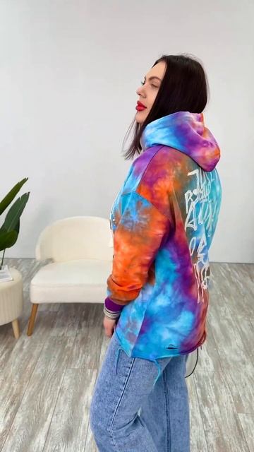 Яркий худи с капюшоном фиолетовый смотреть онлайн