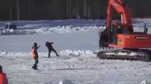 Никогда не злите тракториста!