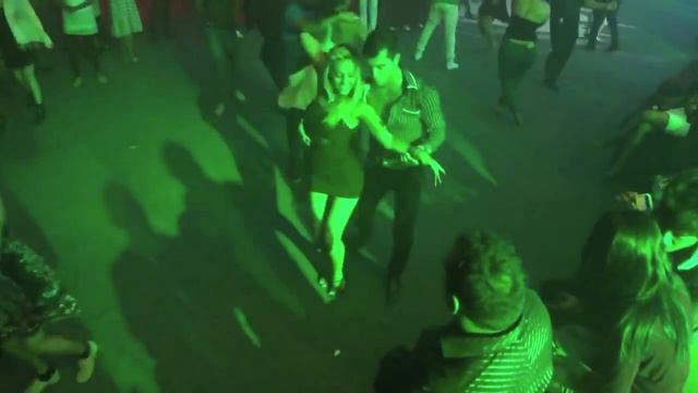 Salsa and the stiff upper lip - the English perspective on Latin Dance смотреть онлайн