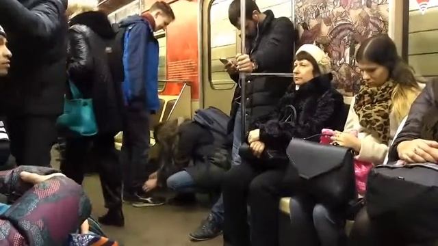 ))) В метро 15 марта 2017 г.