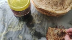 Пробую китайские пельмени.