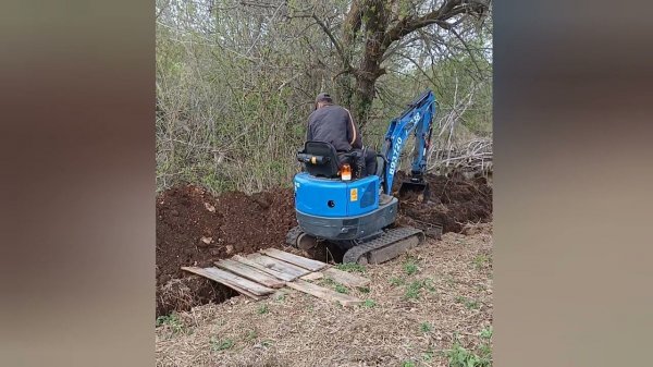 Оживляем пруд свежей водой, чтобы не превратилось в болото. Самая интересная работа Rippa R10