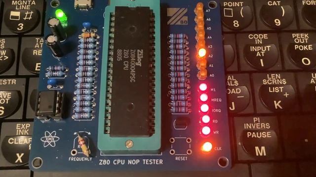 Z80A microprocessor held in reset, then left to run on a NOP test board смотреть онлайн