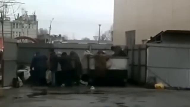 Очередь за просрочкой, Россия! смотреть онлайн