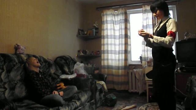 Хибари пытается попасть косфеткой в рот Франу!! смотреть онлайн