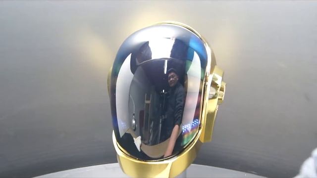 M2 Daft Punk Helmet Replica смотреть онлайн