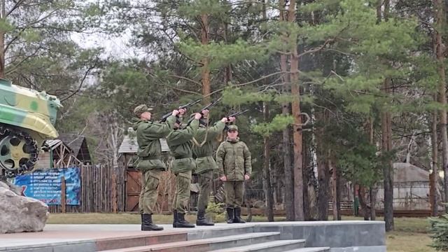 На Аллее Славы простились с героями смотреть онлайн