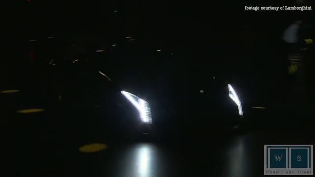 Lamborghini debuts €3.3 Million Veneno Roadster смотреть онлайн