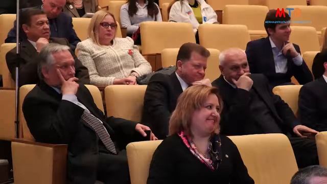 В долгу перед соотечественниками смотреть онлайн