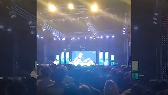 Сеул Третий день студенческого фестиваля Май 2016 ХёкО Бэнд Эди Ким Бинзино Локо и Грей смотреть онлайн