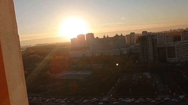 Вид из окна гостиницы смотреть онлайн