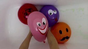 Лопаем воздушные шарики с водой Учим цвета