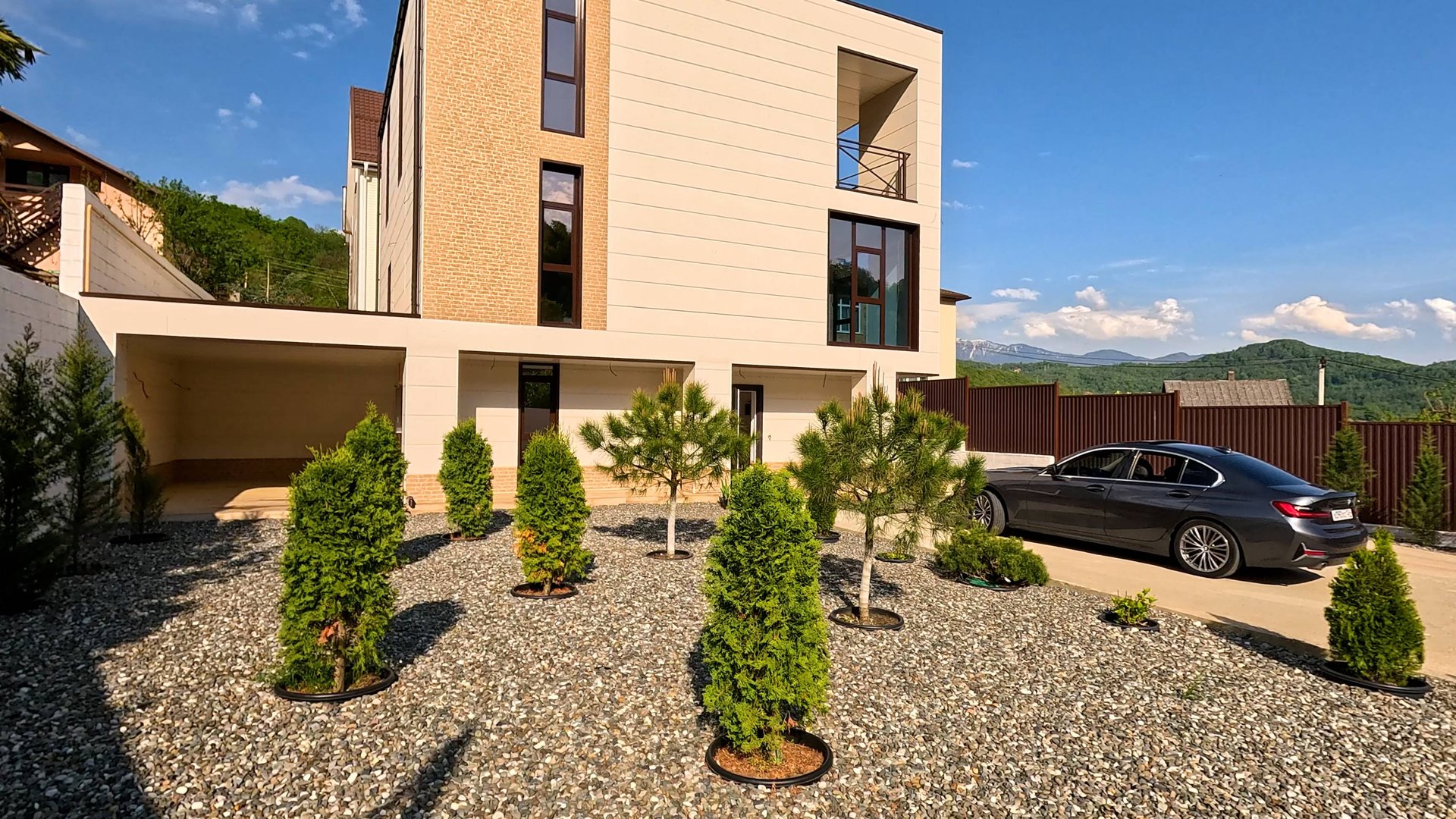 Идеальный загородный дом для большой семьи рядом с Красной Поляной! 250 м² роскоши с видом на горы смотреть онлайн