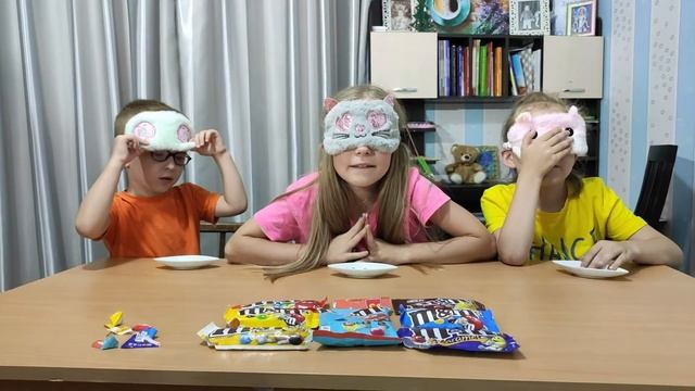 Разноцветный M&M's Челлендж / Угадываем вкус M&M's / Candies Family смотреть онлайн