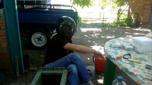 степа проверяет прочность шлема смотреть онлайн