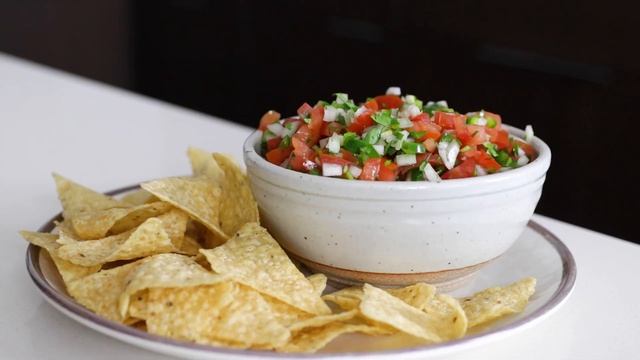 PICO DE GALLO | How to Make Authentic Mexican Salsa Recipe смотреть онлайн