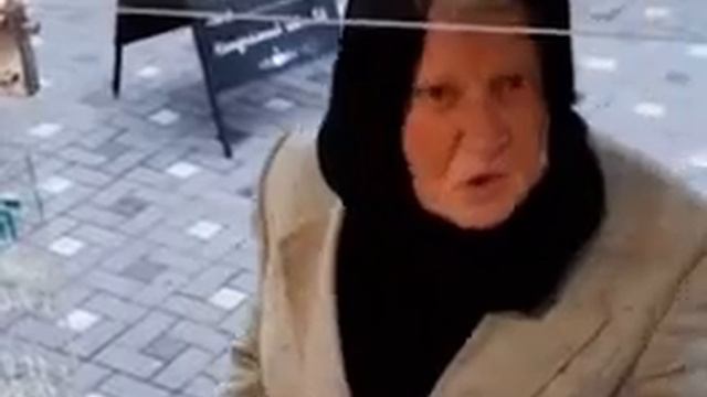 Бабка говорит «сколько?!»