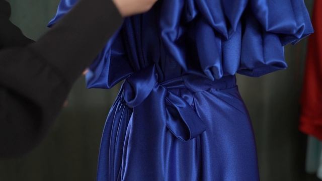 Monica dress in crepe satin fabric royal blue color смотреть онлайн
