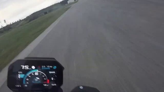 BMW F900R track training on 333 2021.09.16 Full session смотреть онлайн