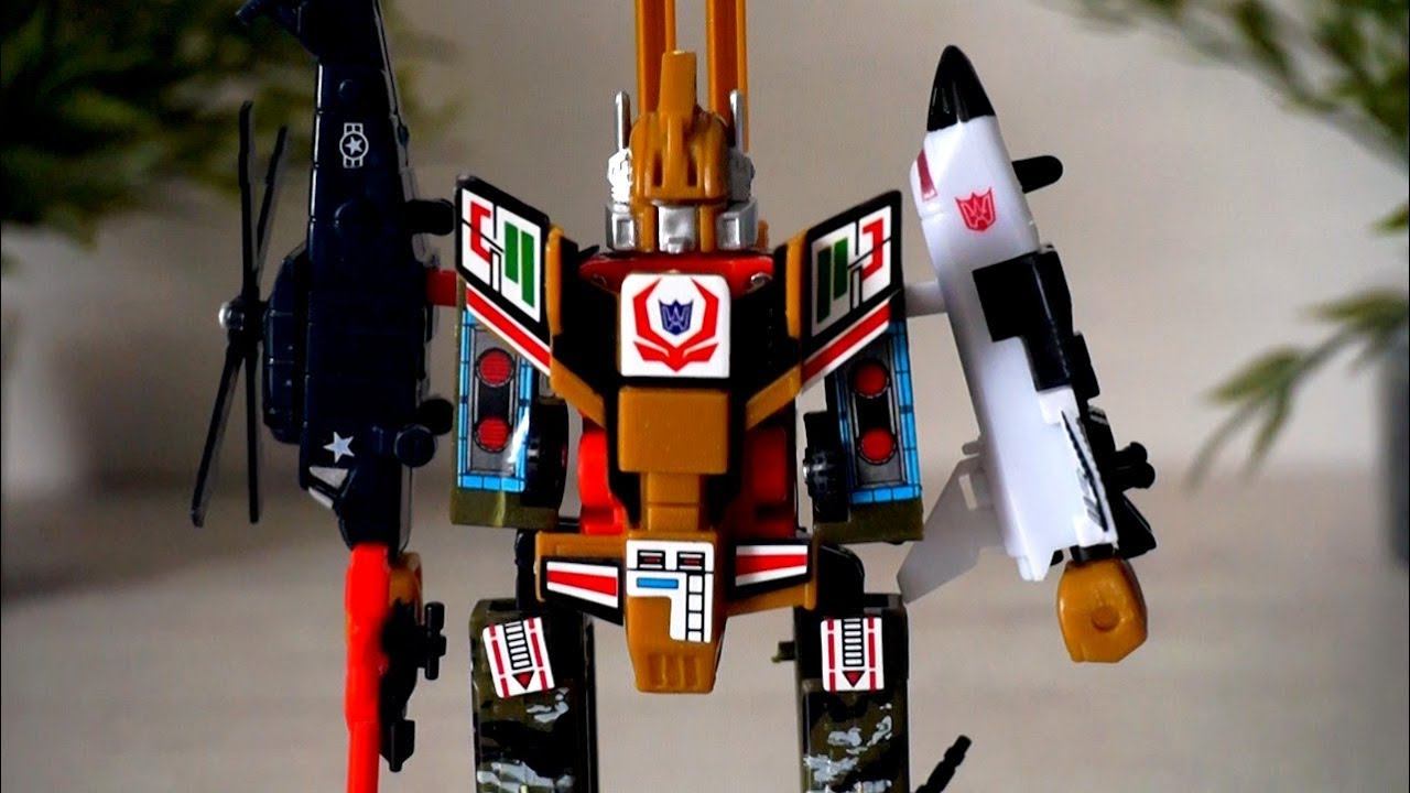 Военный робот - трансформер истребитель. Игрушки для мальчиков смотреть онлайн
