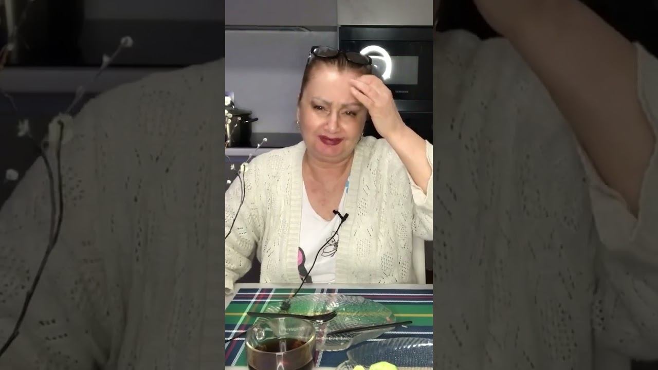 Бровястая Маркуша #сплетниютуба #артемворонов #василёк смотреть онлайн