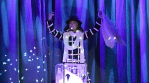 Пролог из спектакля «Веснушка, Кипятоша и проделки Великой Стужи» (живой звук)