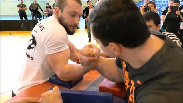 armwrestling. Эпичное противостояние на Кубке Сальска. Бельваров vs Семенов смотреть онлайн
