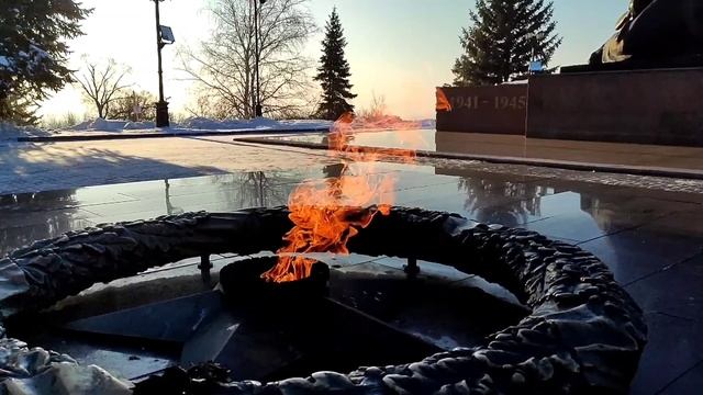 Вечный огонь в парке Победы в Уфе