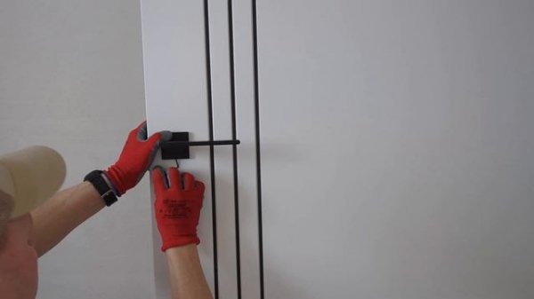 Установка дверной ручки и магнитного замка #установкаручки #установкамагнитногозамка #установказамк