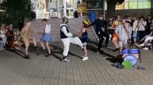 Мистер и Мисс лагеря в роли мультяшных персонажей»