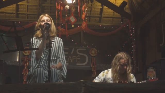 Настя Солнце концерт с Мишей Joe's cafe Muine 13.02.2023 смотреть онлайн