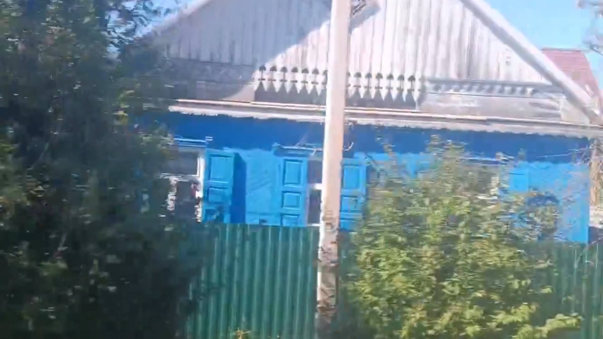 ГОРЯЧИЙ КЛЮЧ ИЗ ОКНА АВТОБУСА