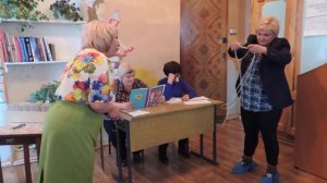 Сценка В библиотеке