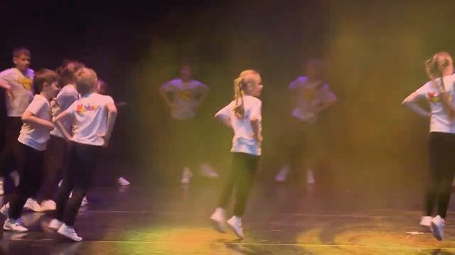 Хореографический ансамбль КоМИКС - Смайлики смотреть онлайн