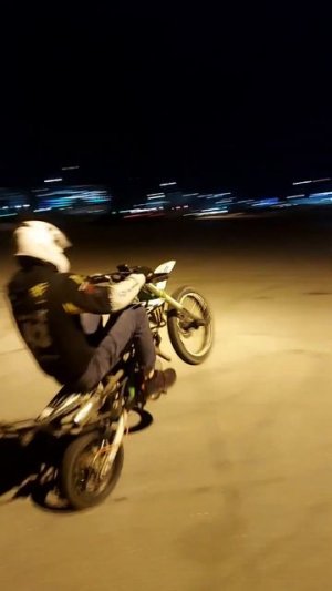 Стант, трюки на питбайке