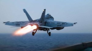 Истребитель F-18 упал с авианосца «Гарри Труман» в Красное море