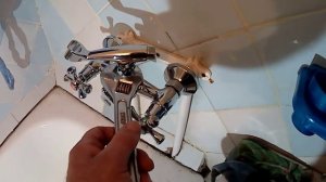 Смеситель в ванной капает